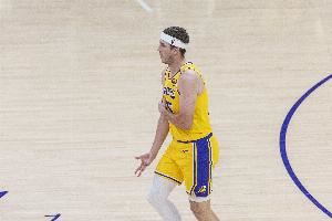 22罚21中&三分10中6！里夫斯50+8+8&真实命中率80% 历史第一人